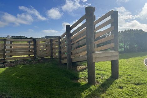 Photo of property in 79 Fuller Road, South Head, Helensville, 0874