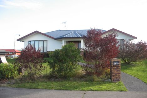 Photo of property in 1 Aldershot Place, Nawton, Hamilton, 3200