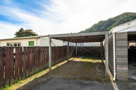 Photo of property in Claredon Court, 46b York Street, Picton, 7220
