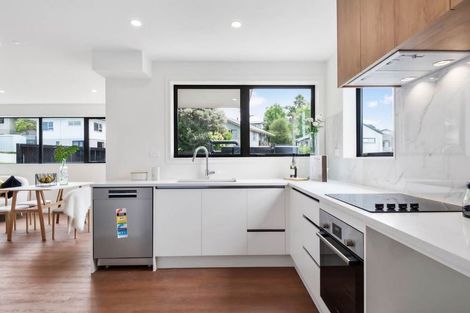 Photo of property in 6 Landsdale Place, Massey, Auckland, 0614