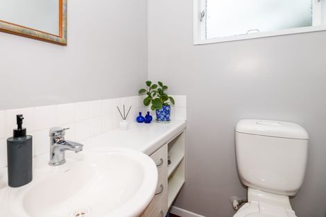 Photo of property in 72 Churton Drive, Churton Park, Wellington, 6037