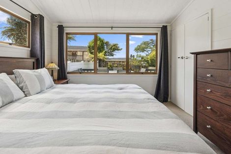 Photo of property in 27 Rotoiti Avenue, Pakuranga Heights, Auckland, 2010