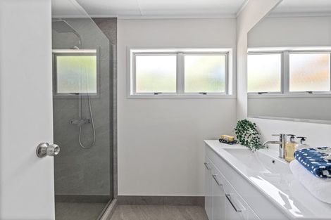 Photo of property in 525 Beach Road, Murrays Bay, Auckland, 0630