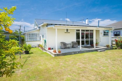Photo of property in 195 Cobden Street, Gisborne, 4010