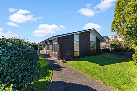 Photo of property in 21 Nevada Drive, Merrilands, New Plymouth, 4312