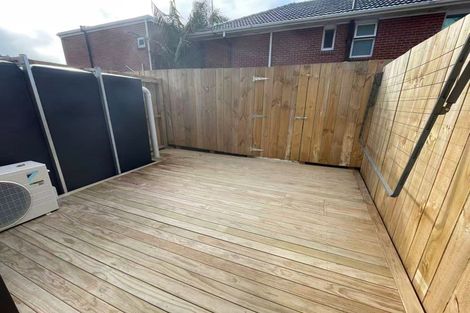 Photo of property in 3/442 Old Te Atatu Road, Te Atatu Peninsula, Auckland, 0610