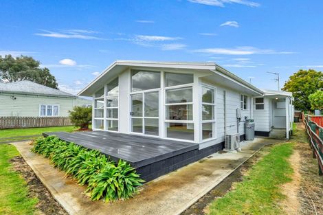 Photo of property in 5 Oturi Road, Waverley, 4510