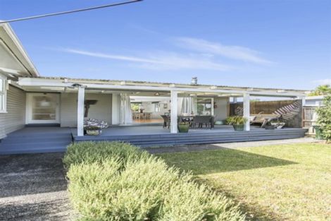 Photo of property in 15 Enderby Drive, Te Atatu Peninsula, Auckland, 0610