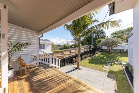 Photo of property in 22 Stottholm Road, Titirangi, Auckland, 0604
