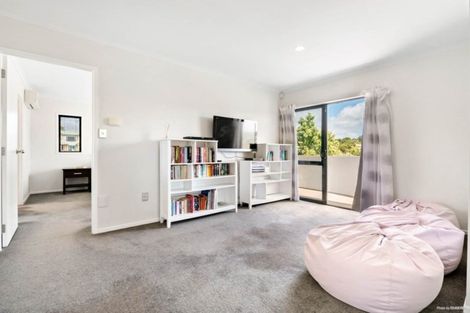 Photo of property in 83 Marina View Drive, West Harbour, Auckland, 0618
