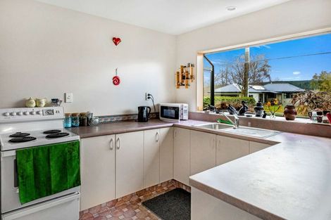 Photo of property in 32 Scotswood Street, Waikaia, 9778