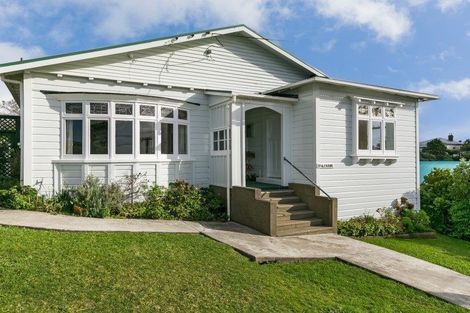 Photo of property in 38 Mills Road, Brooklyn, Wellington, 6021