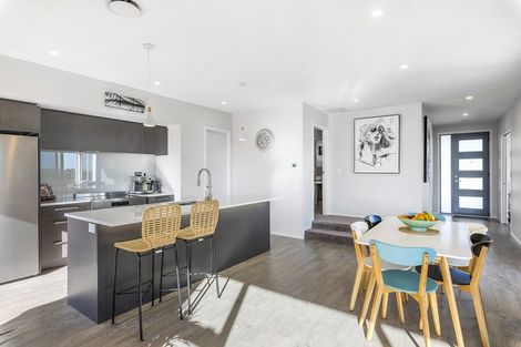 Photo of property in 99 Kakariki Grove, Waikanae, 5036