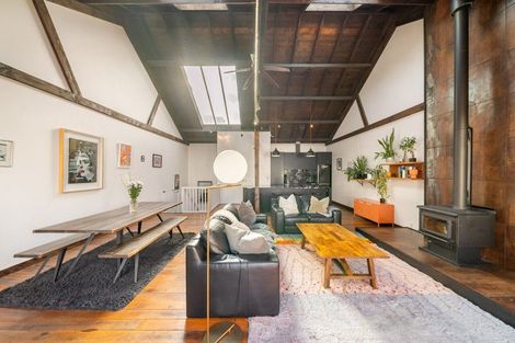 Photo of property in 2/12 Little George Street, Thorndon, Wellington, 6011