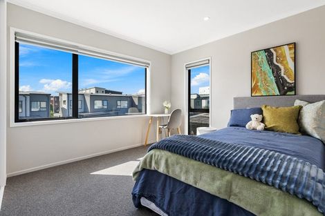 Photo of property in 21 Ian Morrison Road, Hobsonville, Auckland, 0616