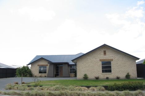 Photo of property in 26 Linkwater Way, Parklands, Christchurch, 8083