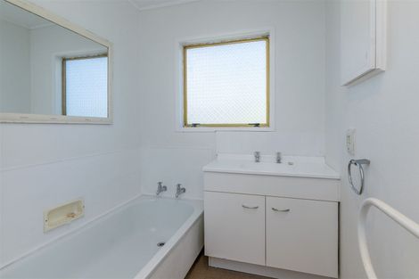 Photo of property in 92 Kennedy Drive, Levin, 5510