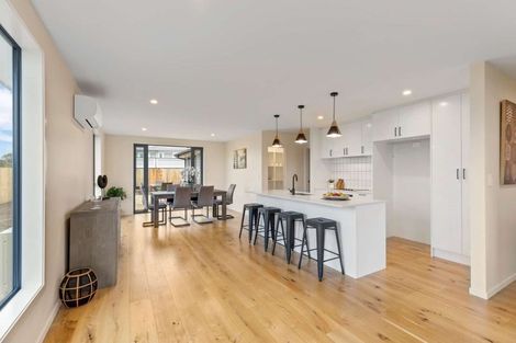 Photo of property in 28 Tahuna Minhinnick Drive, Glenbrook, 2681