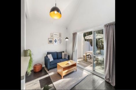 Photo of property in 2/18 Reid Road, New Lynn, Auckland, 0600