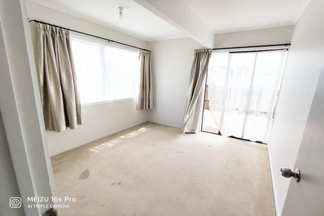 Photo of property in 20b Roberts Road, Te Atatu South, Auckland, 0610