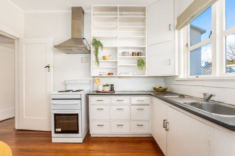 Photo of property in 23 Glamis Avenue, Strathmore Park, Wellington, 6022