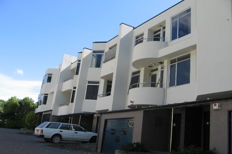 Photo of property in 30 Lawson Place, Mount Victoria, Wellington, 6011