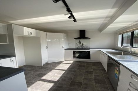 Photo of property in 16 Ebony Place, Massey, Auckland, 0614