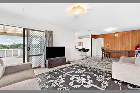Photo of property in 20 Ransom Smyth Drive, Goodwood Heights, Auckland, 2105