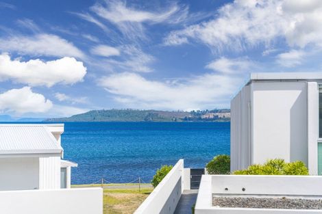 Photo of property in 10/225 Lake Terrace, Waipahihi, Taupo, 3330