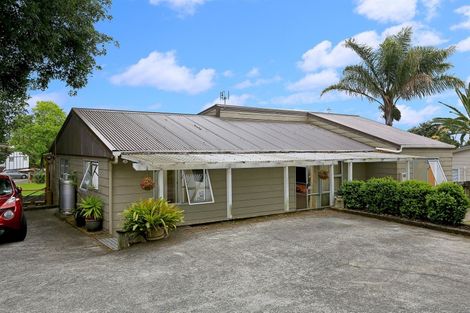 Photo of property in 3185 Great North Road, New Lynn, Auckland, 0600