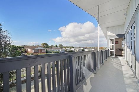 Photo of property in 15 Larne Avenue, Pakuranga Heights, Auckland, 2010