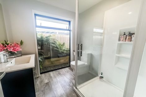 Photo of property in 17 Cyprus Place, Fitzherbert, Palmerston North, 4410