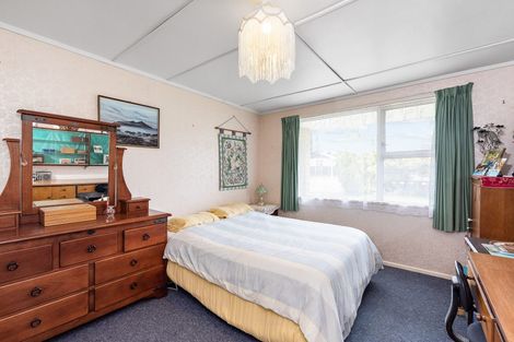 Photo of property in 96 Amohia Street, Paraparaumu, 5032