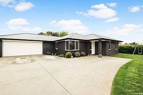 Photo of property in 17 Modello Lane, Waiuku, 2123