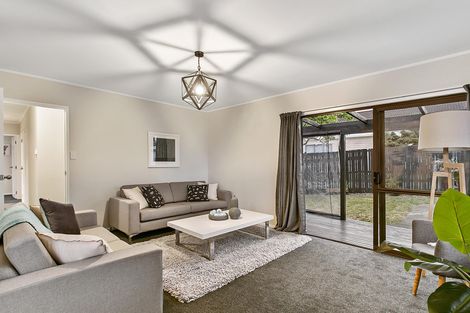 Photo of property in 7 Holborn Place, Papatoetoe, Auckland, 2025