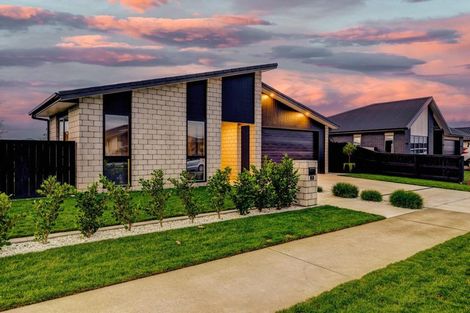 Photo of property in 9 Ruru Street, Cambridge, 3434