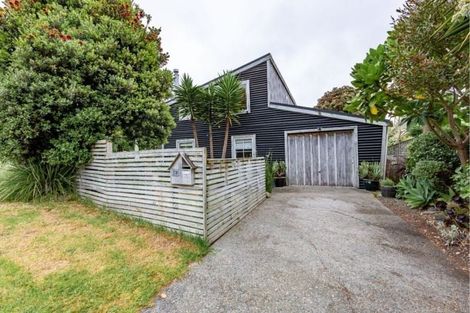 Photo of property in 11b Frimley Terrace, Waikanae Beach, Waikanae, 5036