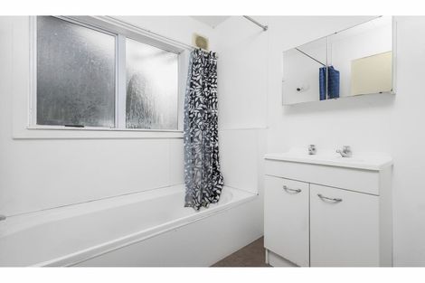 Photo of property in 12a Hinton Place, Weymouth, Auckland, 2103