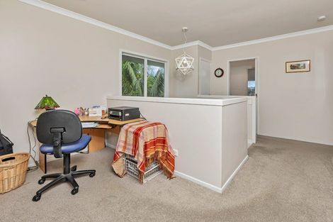 Photo of property in 22 Karoro Road, One Tree Point, 0118