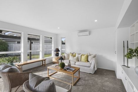 Photo of property in 14 Donovan Place, Aidanfield, Christchurch, 8025