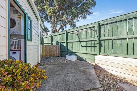 Photo of property in 3/70 Whiteley Street, Moturoa, New Plymouth, 4310