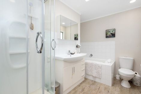 Photo of property in 11 Maeroa Road, Beerescourt, Hamilton, 3200