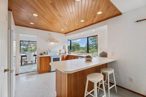 Photo of property in 24 Bayside Drive, Browns Bay, Auckland, 0630