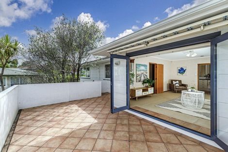 Photo of property in 5 South Pacific Place, Henderson, Auckland, 0612