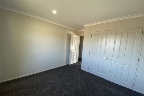 Photo of property in 32 Piper Place, Goodwood Heights, Auckland, 2105