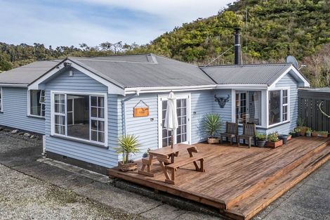Photo of property in 290 Marsden Road, Greymouth, 7805