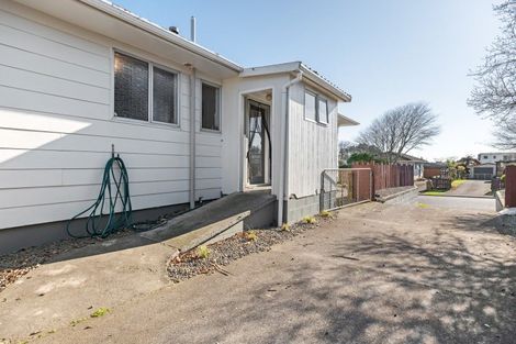 Photo of property in 3 Airedale Place, Waitara, 4320