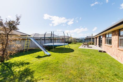 Photo of property in 14 Orlando Way, Kelvin Grove, Palmerston North, 4414
