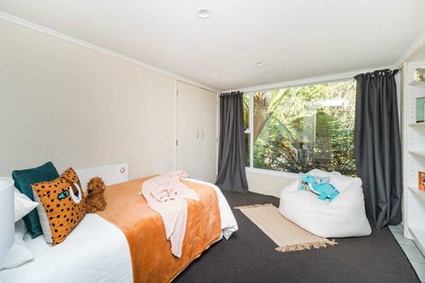Photo of property in 140 Aokautere Drive, Fitzherbert, Palmerston North, 4410