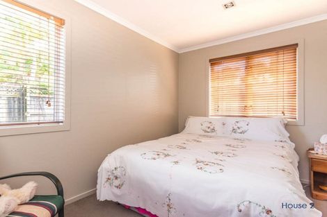 Photo of property in 25a Eastglen Road, Glen Eden, Auckland, 0602